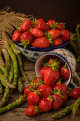 Erdbeeren und Spargel
