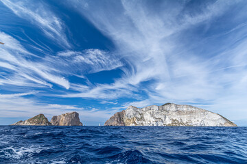 Fototapeta na wymiar the beautiful coasts of Ponza