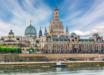 Fototapeta premium Dresden cityscape with Frauenkirche (Church of Our Lady) and Elbe river, Germany