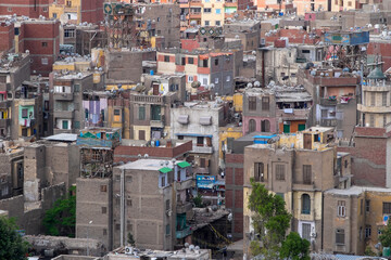 Edificios de un barrio popular de la ciudad de El Cairo vistos desde los muros de la Ciudadela, Egipto