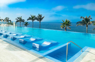 Fototapeta na wymiar Infinity Pool, Gran Canaria, Canary Islands