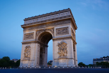 Fototapeta na wymiar The famous Triumphal Arch in early morning , Paris, France.