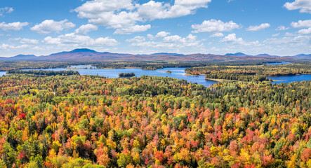 Flagstaff Lake - Carrabassett Valley in Autumn - Maine - fall foliage