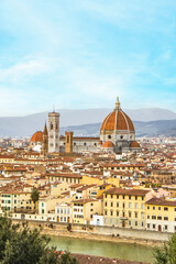 Fototapeta na wymiar Beautiful cityscape of Firenze (Florence), Italy, with the Duomo and Arno river