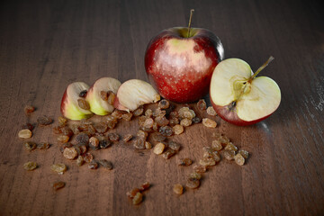 apples and raisin