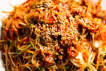 Spicy Sea Snails with Thin Noodles 