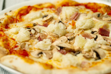 pizza with mushrooms and cheese