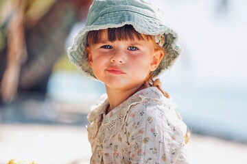 girl on the maldives, portrait shooting, beach shooting 