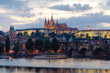 Karlsbrücke mit Prager Burg, Hradschin, Prag, Tschechische Republik