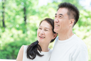 Obraz premium 笑顔の高齢者夫婦