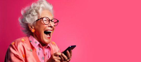 Fototapeta premium Funny old woman looking at a smartphone screen and laughing. Generative AI