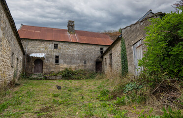 Fototapeta na wymiar old farm in Bretagne