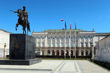 Warsaw, Poland. View of the facade of the Presidential Palace in Warsaw and Monument to Prince Jozef Poniatowski in front of the Palace - obrazy, fototapety, plakaty