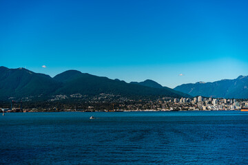 Fototapeta na wymiar Views from Downtown Vancouver