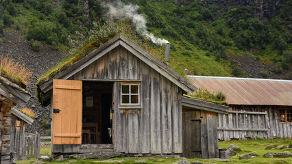 Fototapeta na wymiar old wooden house in Norway