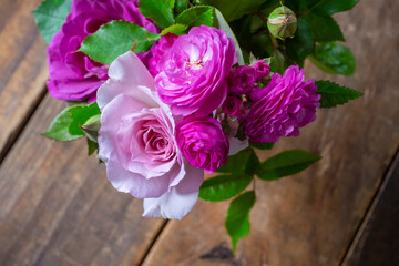 バラの花を飾る