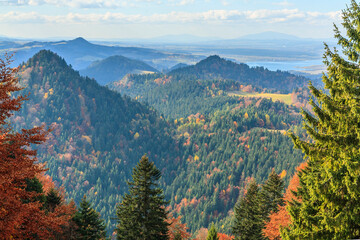 Autumn view from Ostry Wierch area to Pieniny Mountains and Lake Czorsztyńskie, Poland - obrazy, fototapety, plakaty