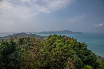 Fototapeta na wymiar Beautiful and uninhabited island in Thailand