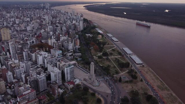 Monumento a la bandera, R&iacute;o Paran&aacute;, puente rosario victoria. Argentina Flag memorial. Bridge.