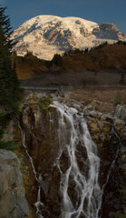 Fototapeta na wymiar Mount Rainier and Myrle Falls early morning