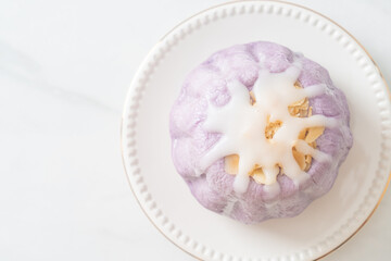 taro bun with white sugar cream and nut