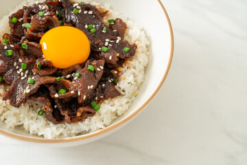 Rice with Soy-Flavoured Pork or Japanese Pork Donburi
