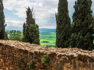 Fototapeta premium View of the Val d'Orcia from the stone walls of Pienza