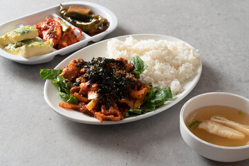 squid, rice bowl, soft tofu stew, kimchi fried rice, earthen pot, bulgogi, meat bowl, pork cutlet, rice cake dumpling soup, rice cake, burdock, gimbap