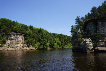 Fototapeta na wymiar Rock formations on the Wisconsin River on the Upper Dells boat ride.