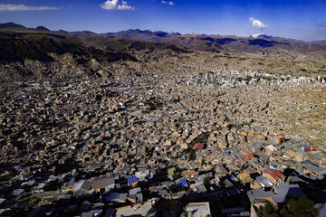 Altopiano di La Paz capitale della Bolivia tra le montagne