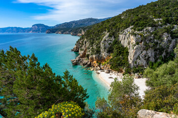Indiviueller Urlaub auf Sardinien, Italien: Wanderung an der traumhaften Bucht, Spiaggia di Cala...