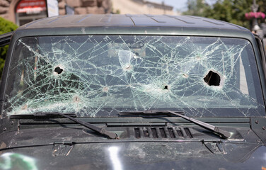 Shots of bullet shots from the car in Ukraine