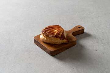 Sandwich curry, apple pie, pie, apple, salt bread, salt, bread, Johnsonville pastry, pastry, blueberry, bread, Danish rope