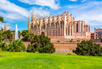 Cathedral of Santa Maria of Palma (La Seu), Palma de Mallorca, Spain © Mistervlad