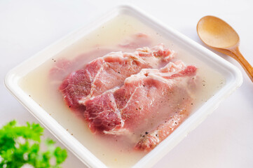 ホエイ液に漬けた豚ロース肉