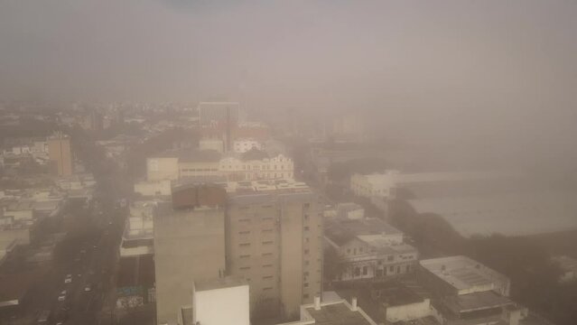 Poca visibilidad en ciudad 