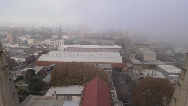 Parroquia entre la nieblina 