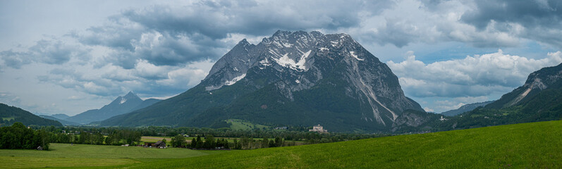 Obraz premium Panorama Grimming dem höchsten freistehenden Berg der Alpen