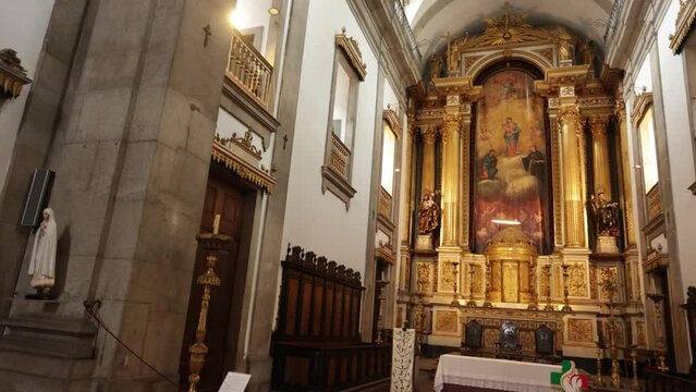 int&eacute;rieur de l'&Eacute;glise des Ames de S&atilde;o Jos&eacute; das Taipas (Porto, Portugal)