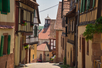 Fototapeta na wymiar Wunderschönes Dorf Oberbronn im Elsass
