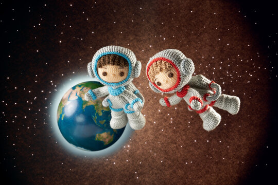 あみぐるみ人形　宇宙飛行士イメージ