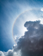 Arco íris com nuvem de tempestade