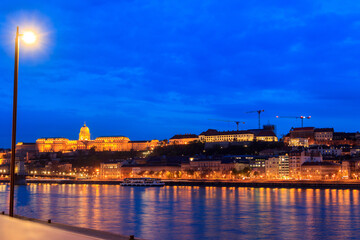 Obraz premium Night cityscape of Budapest, Hungary