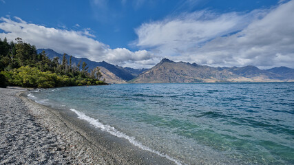 Obraz premium Tourist viewpoint along Glenorchy Queenstown Road