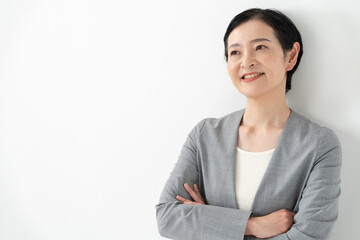 スーツ姿の女性　ポートレート