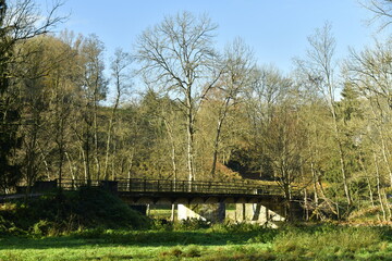 L'un des ponts en plein bois au domaine provincial de Kessel-Lo &agrave; Louvain 
