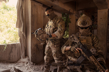 Fototapeta premium Special operations forces, Study geography and plan an attack on the enemy.