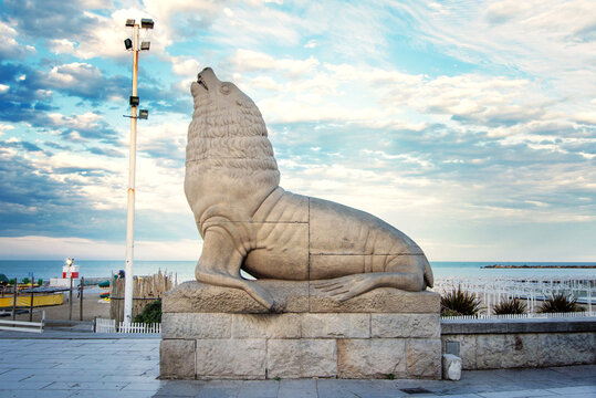 MAR DEL PLATA, BUENOS AIRES - DECEMBER 2019: View of the Sea Lion Statue, famous landmark of the coast of Mar del Plata City in Buenos Aires province, Argentina