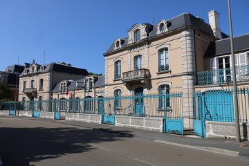 Fototapeta na wymiar L'hôtel de police, vue de l'extérieur, ville de Chaumont, département de la Haute Marne, France