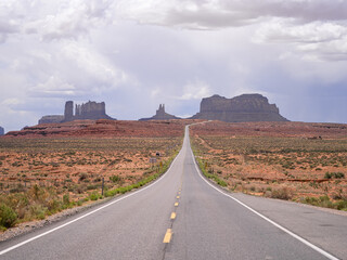 Fototapeta na wymiar Road through Monument Valley, Utah